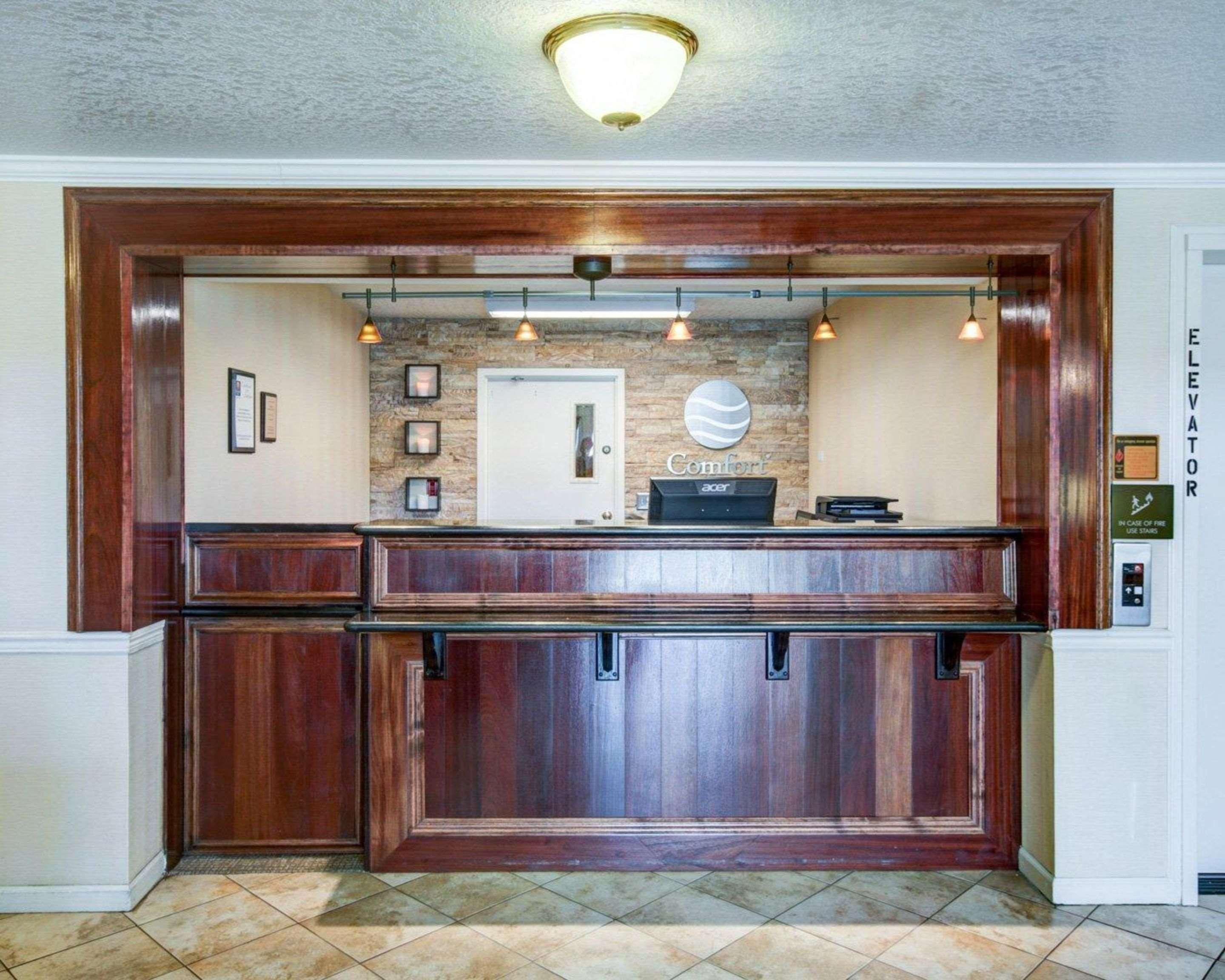 Comfort Inn Redding Near I-5 Zewnętrze zdjęcie